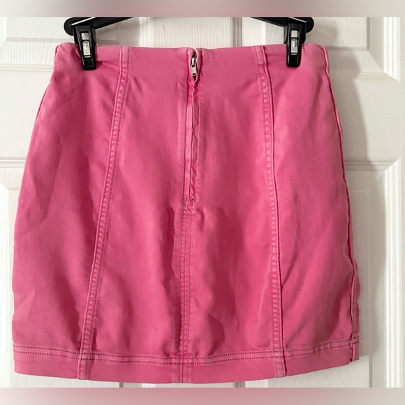 Free People Pink Denim Mini Skirt Women’s size 2 - Picture 2 of 5